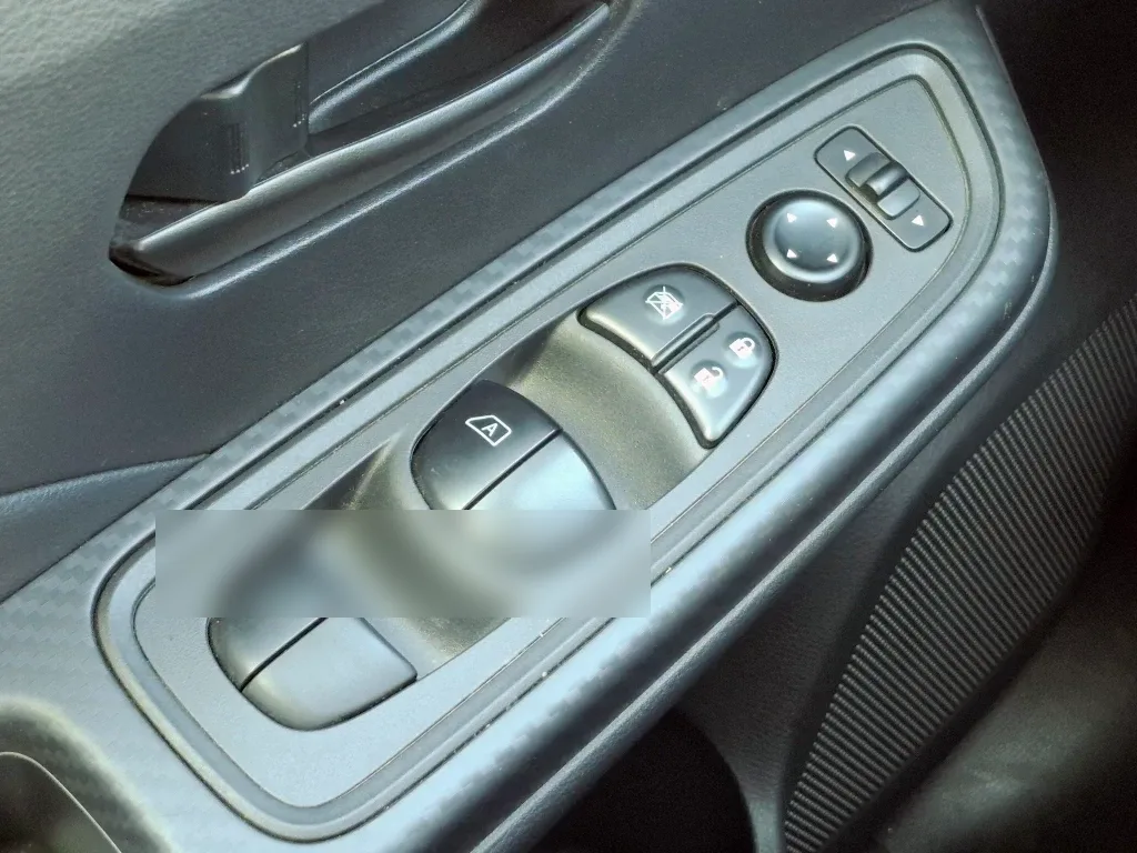 Nissan Versa 1.6 Sense 4x2 Mt 4p año 2025