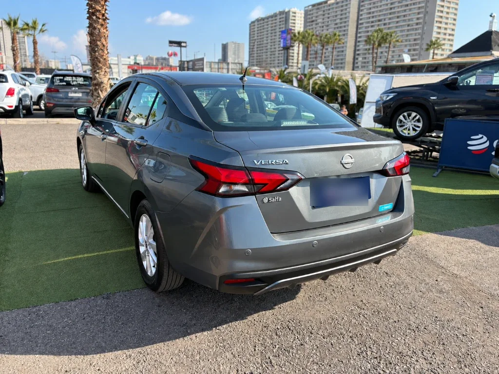 Nissan Versa 1.6 Sense 4x2 Mt 4p año 2025