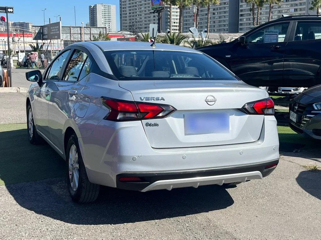 Nissan Versa 1.6 Sense 4x2 Mt 4p año 2025