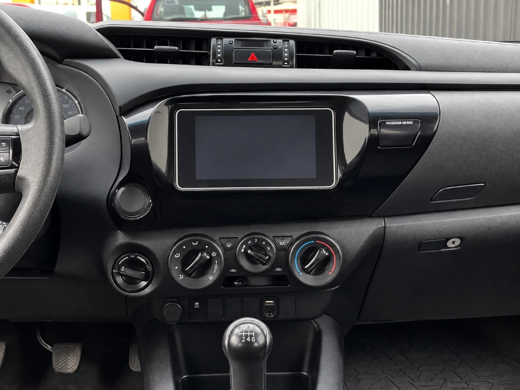 Toyota Hilux Dc 4x4 2.4 D Dx Mt año 2024