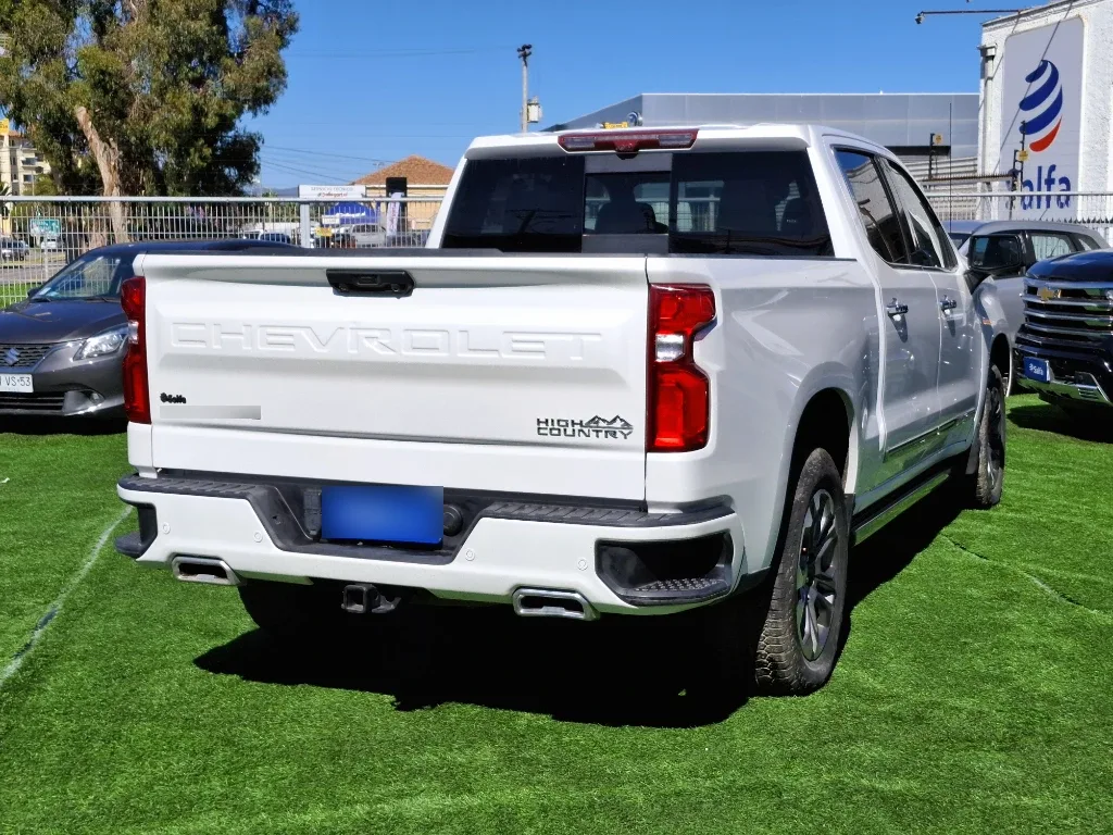 Chevrolet Silverado 3.0 High Country 4x4 At 4p año 2025