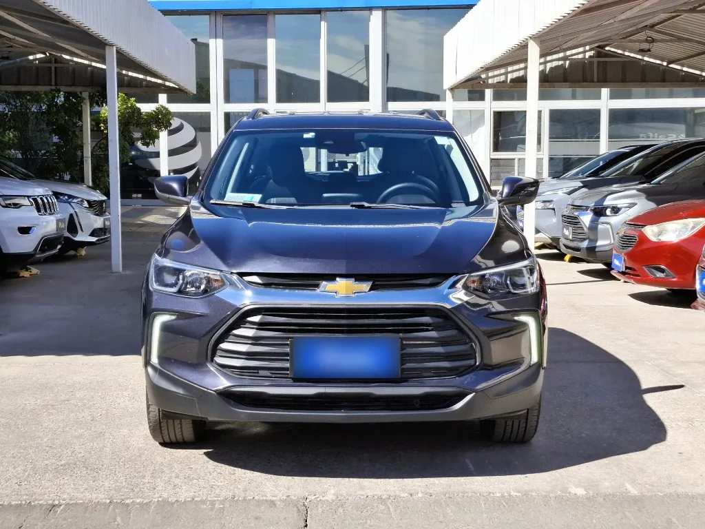 Chevrolet Tracker 1.2t Ltz R 4x2 At 5p año 2025