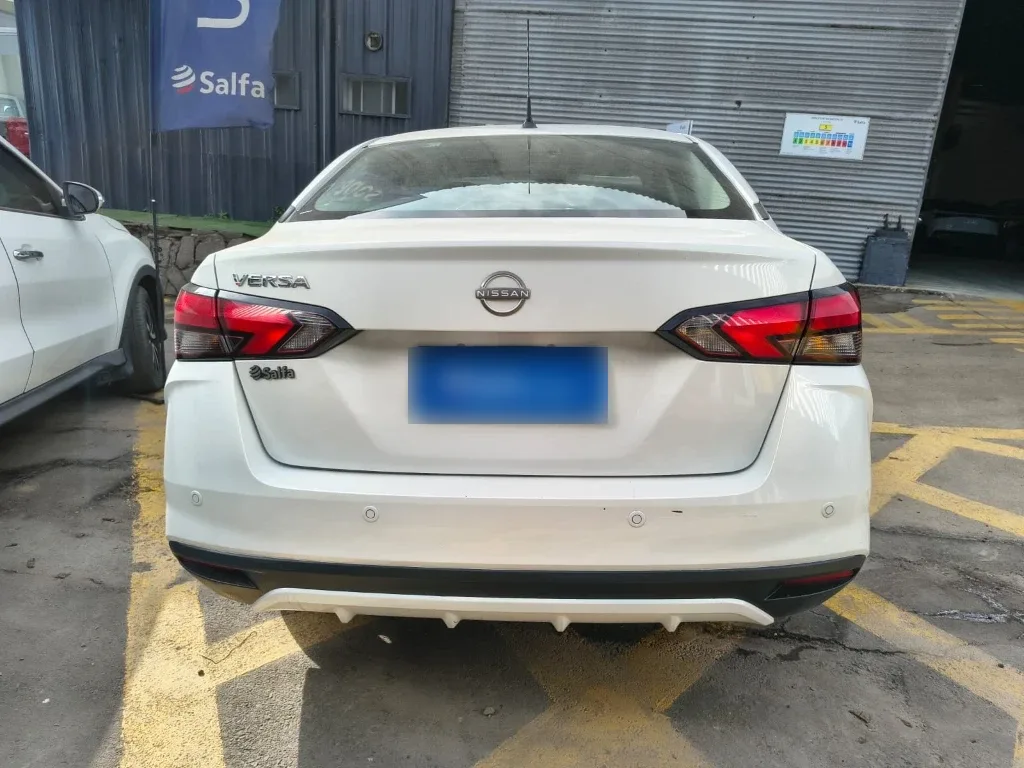 Nissan Versa 1.6 Sense 4x2 Mt 4p año 2025