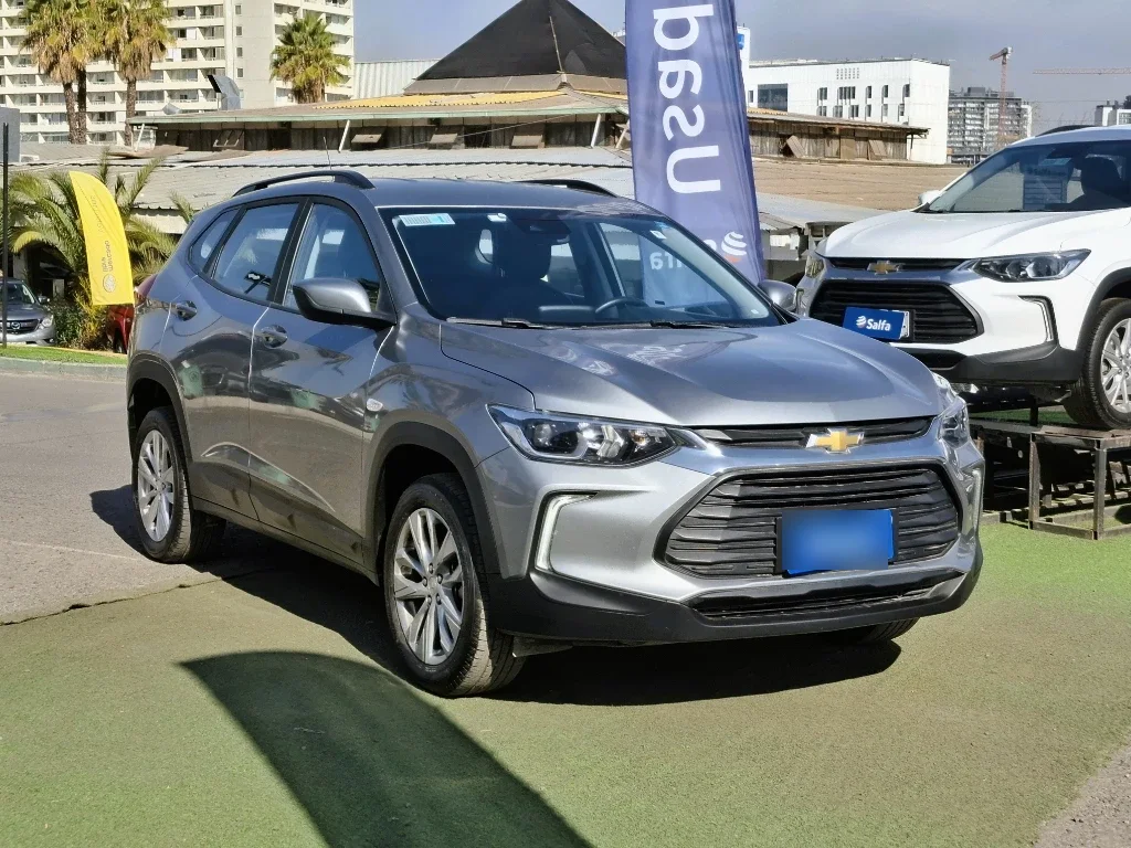 Chevrolet Tracker 1.2t Ltz R 4x2 At 5p año 2025