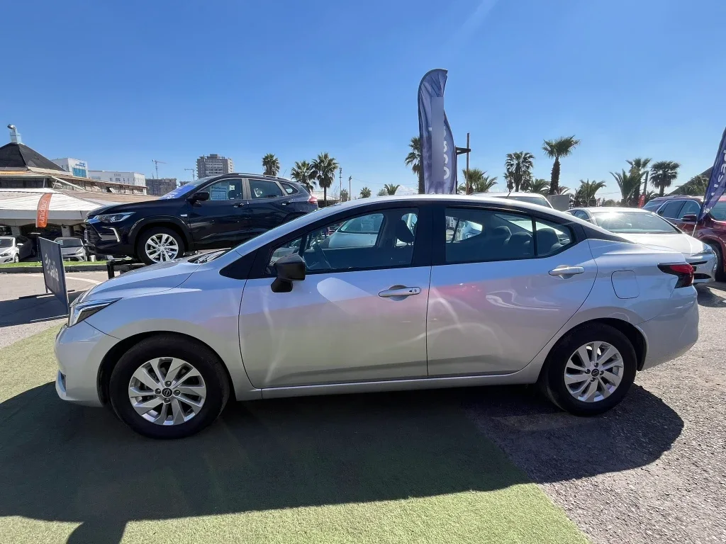 Nissan Versa 1.6 Sense 4x2 Mt 4p año 2025
