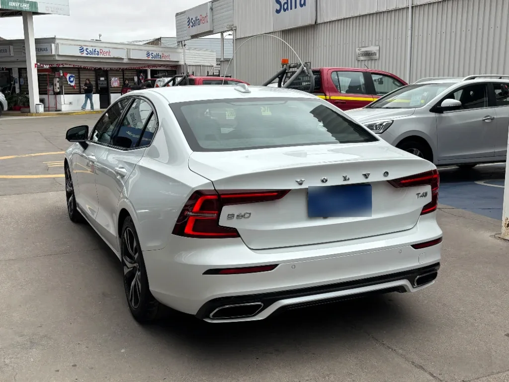 Volvo S60 2.0 T4 R-Design At año 2020