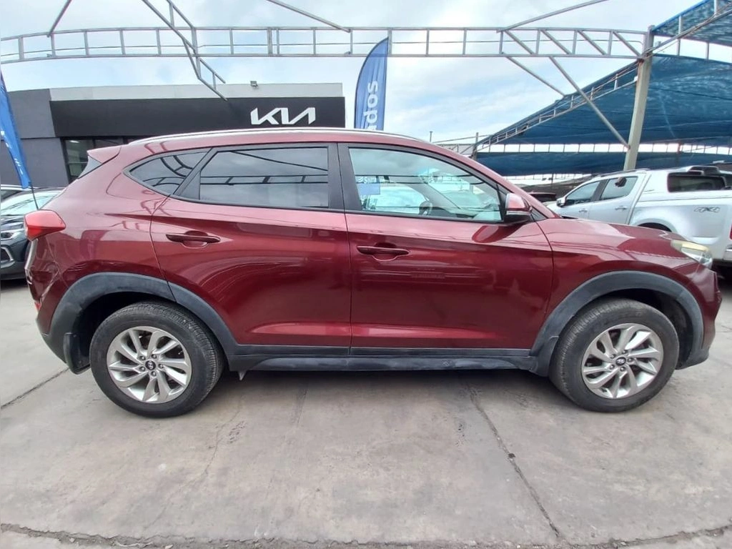 Hyundai Tucson 2.0 Gl Advance 4x2 Mt 5p año 2017