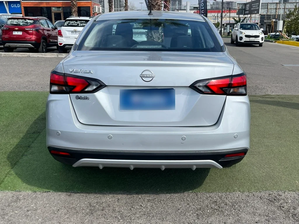 Nissan Versa 1.6 Sense 4x2 Mt 4p año 2025