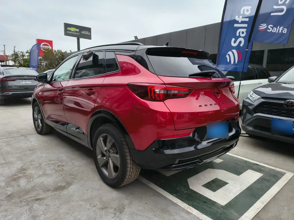Opel Grandland 1.2t Gs Line 4x2 At 5p año 2025