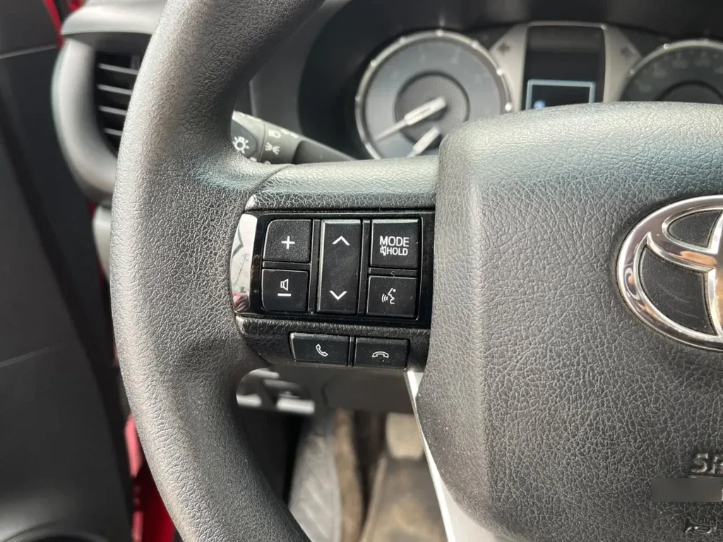 Toyota Hilux Dc 4x4 2.4 D Dx Mt año 2024