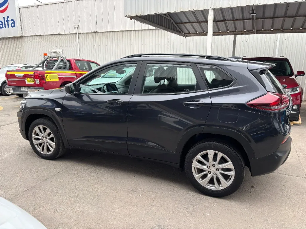 Chevrolet Tracker 1.2t Ltz R 4x2 At 5p año 2025