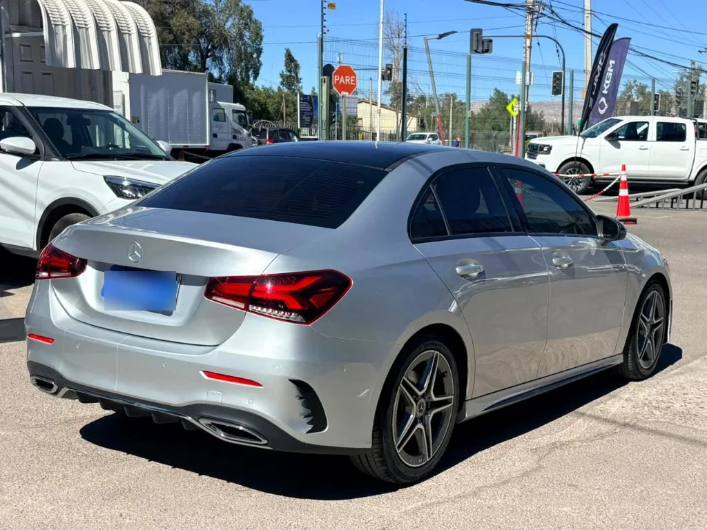 Mercedes-Benz A 200 1.3 Amg Line 4x2 Sedan At 4p año 2023