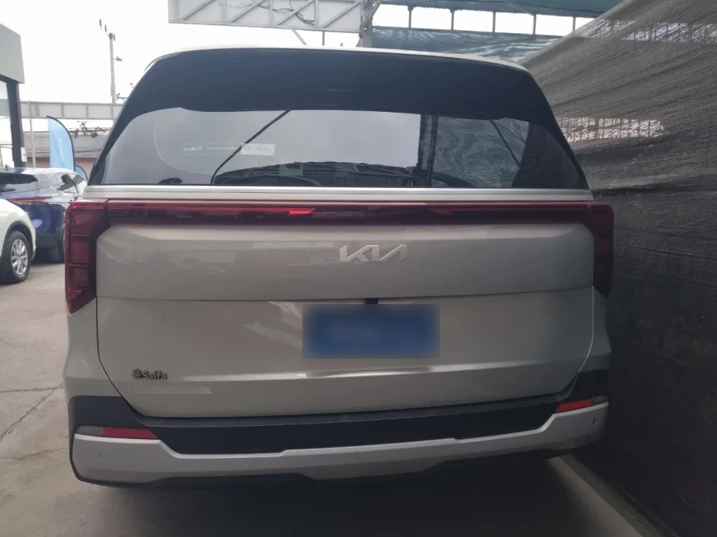 Kia Carnival 2.2 Ex Diesel 4x2 8at 5p año 2025