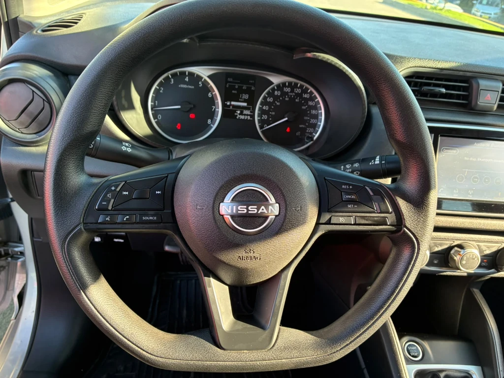 Nissan Versa 1.6 Sense 4x2 Mt 4p año 2025