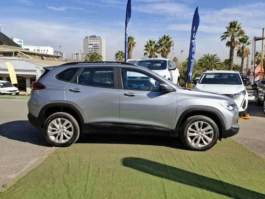 Chevrolet Tracker 1.2t Ltz R 4x2 At 5p año 2025
