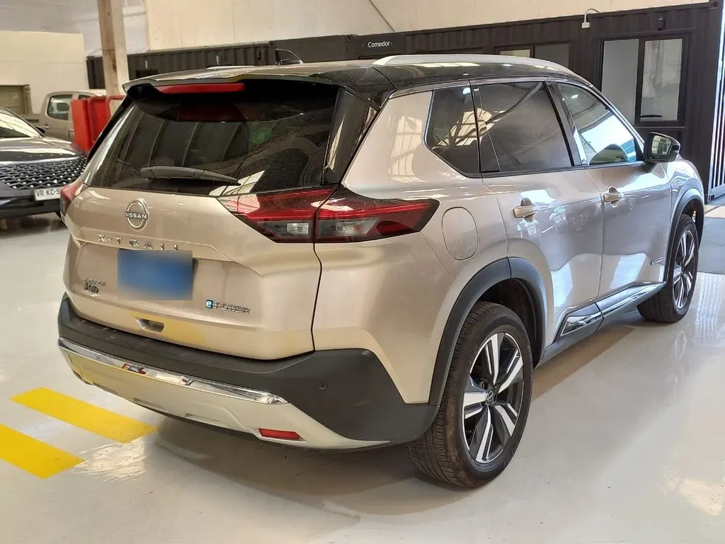 Nissan X-Trail 1.5 E-Power Exclusive Hybrid 4x4 Cvt At 5p año 2025