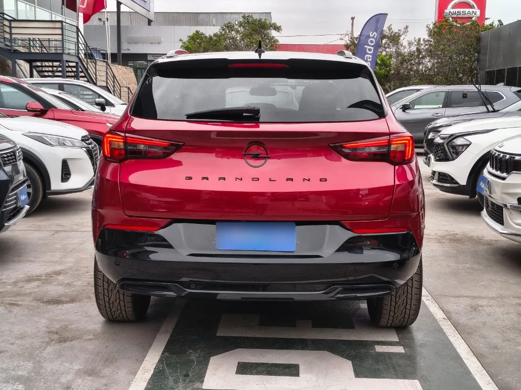 Opel Grandland 1.2t Gs Line 4x2 At 5p año 2025