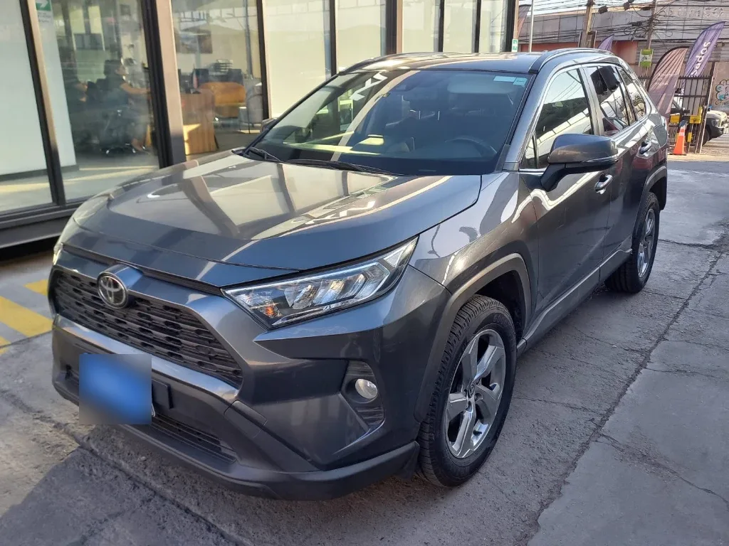 Toyota Rav4 2.0 Xle 4x2 Cvt At 5p año 2021