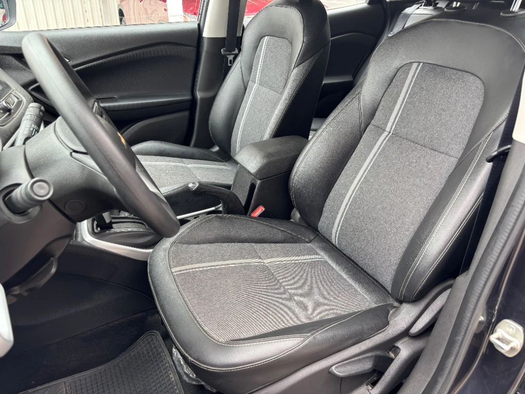 Chevrolet Tracker 1.2t Ltz R 4x2 At 5p año 2025