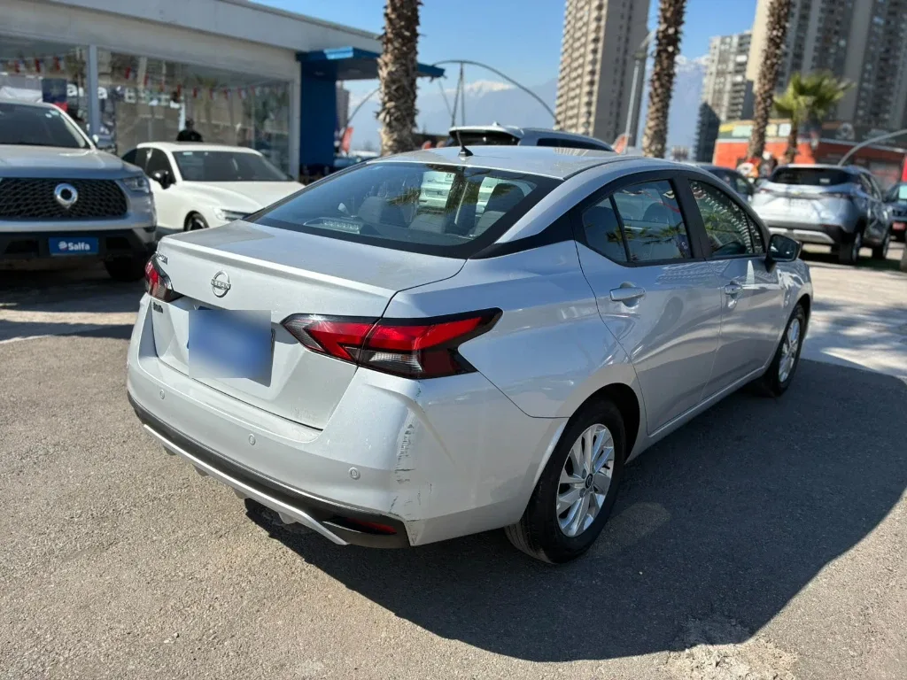 Nissan Versa 1.6 Sense 4x2 Mt 4p año 2025