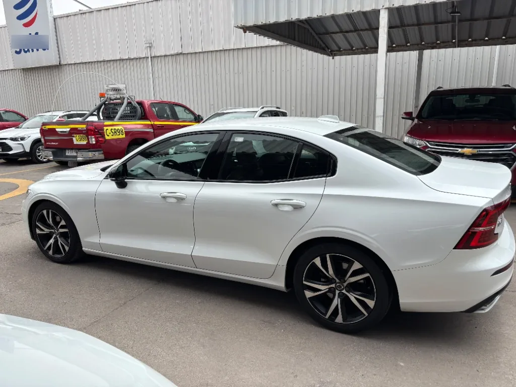 Volvo S60 2.0 T4 R-Design At año 2020