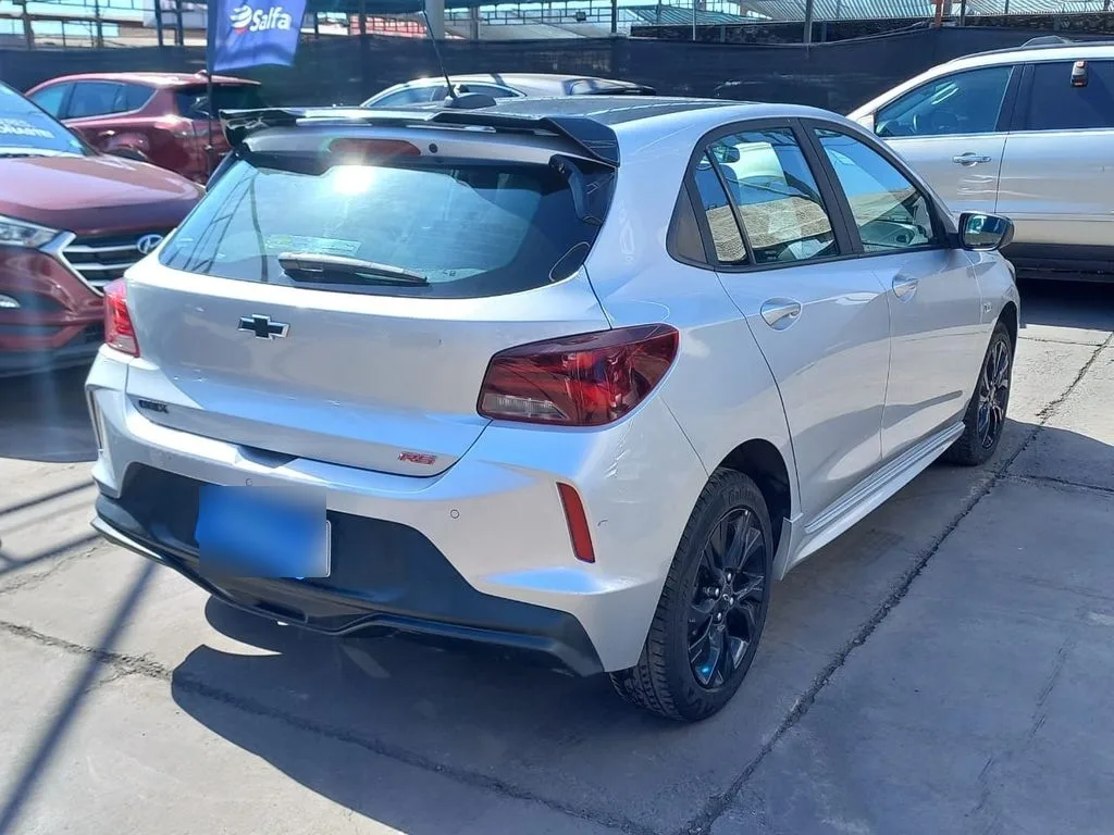 Chevrolet Onix 1.0t Rs Mt 5p año 2022
