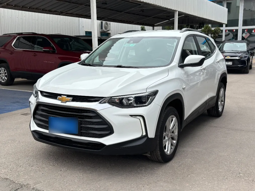 Chevrolet Tracker 1.2t Ltz R 4x2 At 5p año 2025