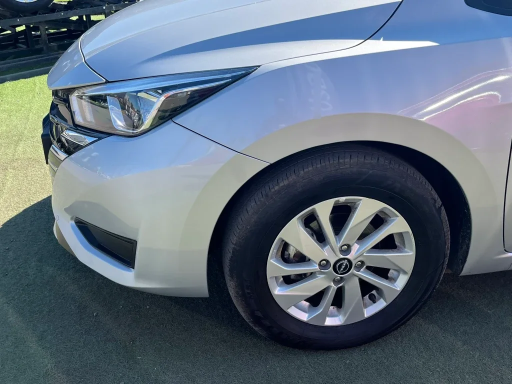 Nissan Versa 1.6 Sense 4x2 Mt 4p año 2025