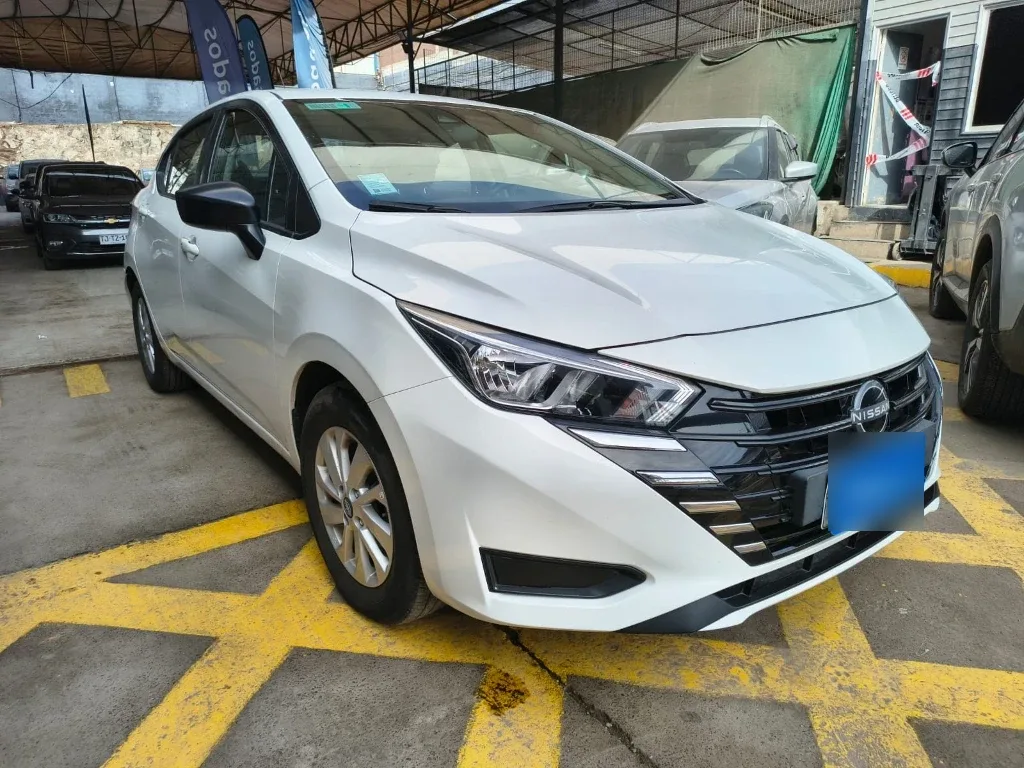 Nissan Versa 1.6 Sense 4x2 Mt 4p año 2025
