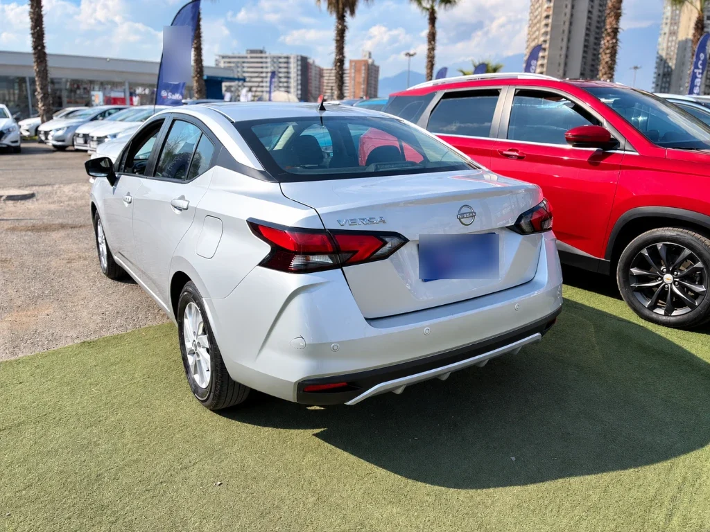 Nissan Versa 1.6 Sense 4x2 Mt 4p año 2025