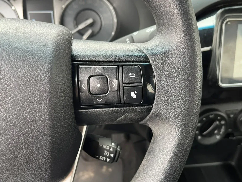 Toyota Hilux Dc 4x4 2.4 D Dx Mt año 2024