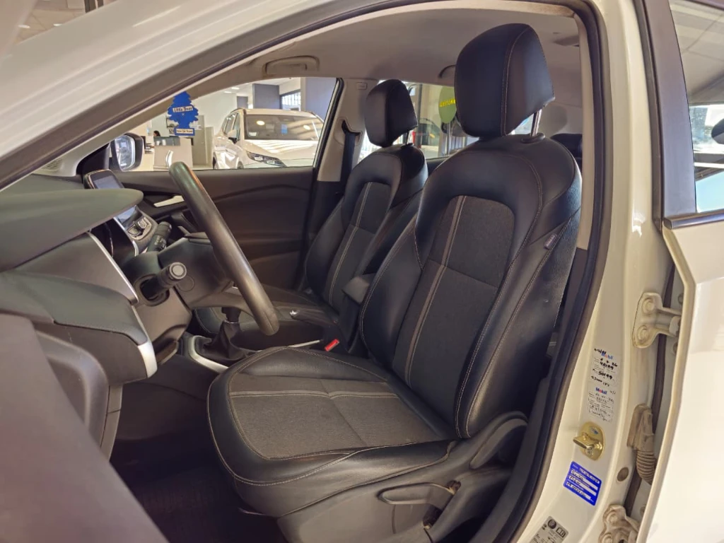 Chevrolet Tracker 1.2t Ltz Fwd Mt 5p año 2022