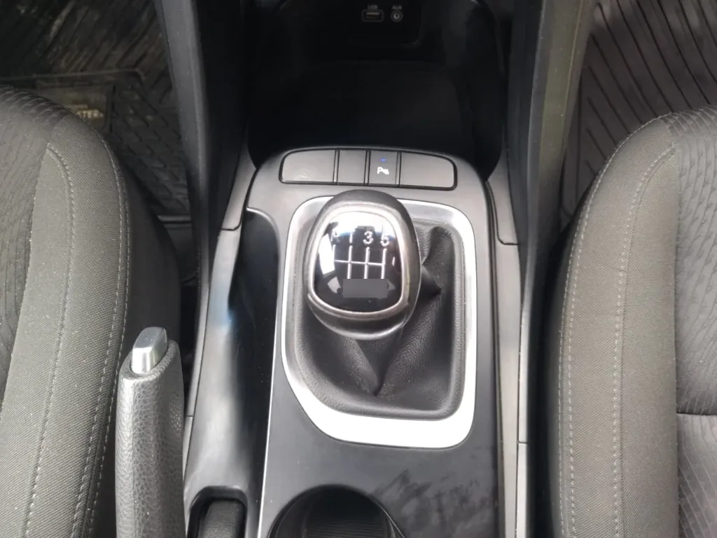 Hyundai Santa Fe 2.4 4x2 Mt 5p año 2017