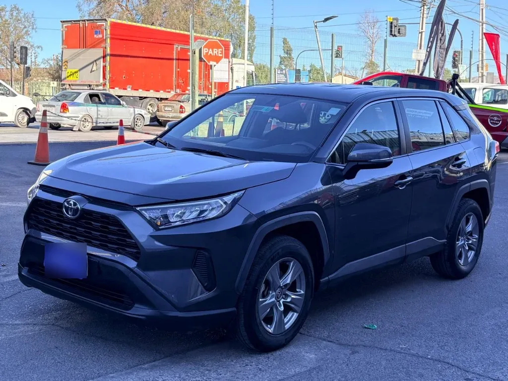 Toyota Rav4 2.0 Le 4x2 Cvt At 5p año 2025