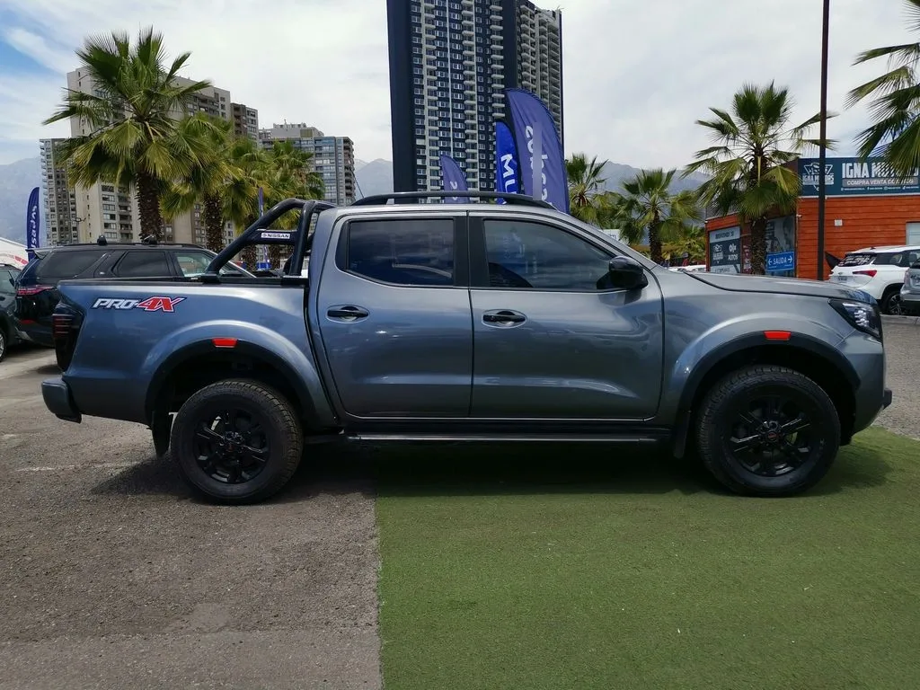 Nissan Navara 2.3d Pro4x Diesel 4x4 Dob.cab. At 4p año 2022