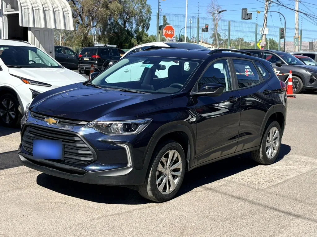 Chevrolet Tracker 1.2t Ltz R 4x2 At 5p año 2025
