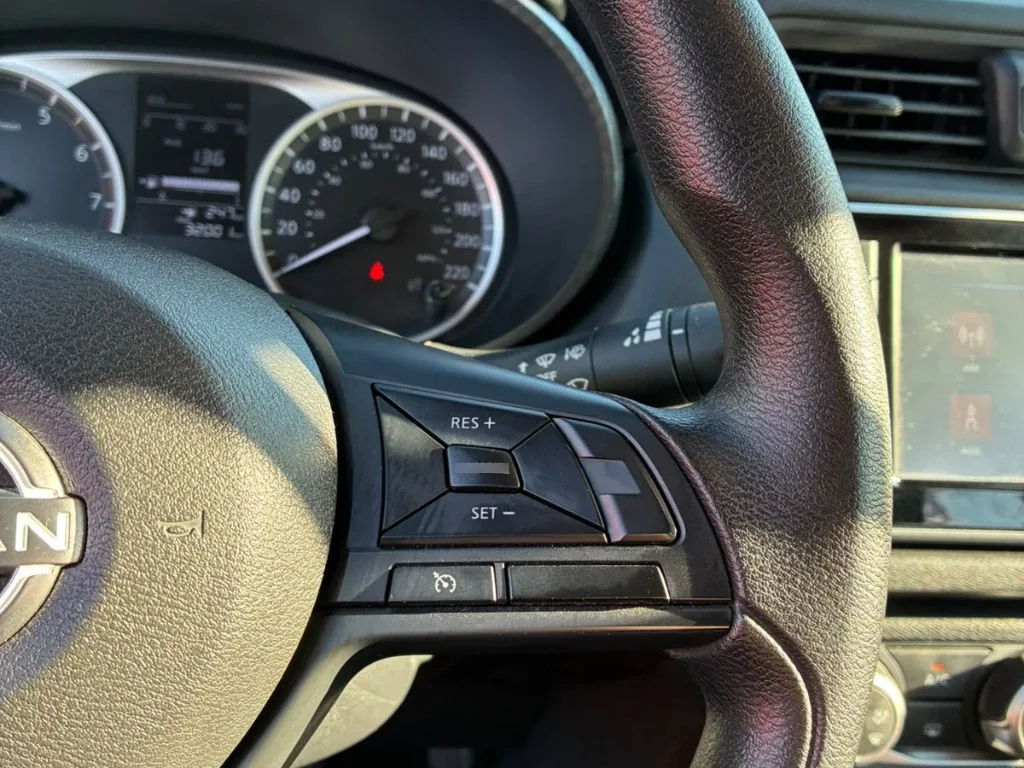 Nissan Versa 1.6 Sense 4x2 Mt 4p año 2025