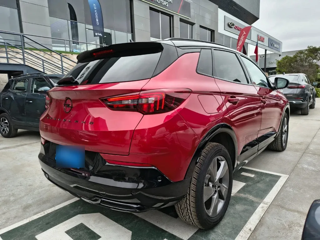 Opel Grandland 1.2t Gs Line 4x2 At 5p año 2025