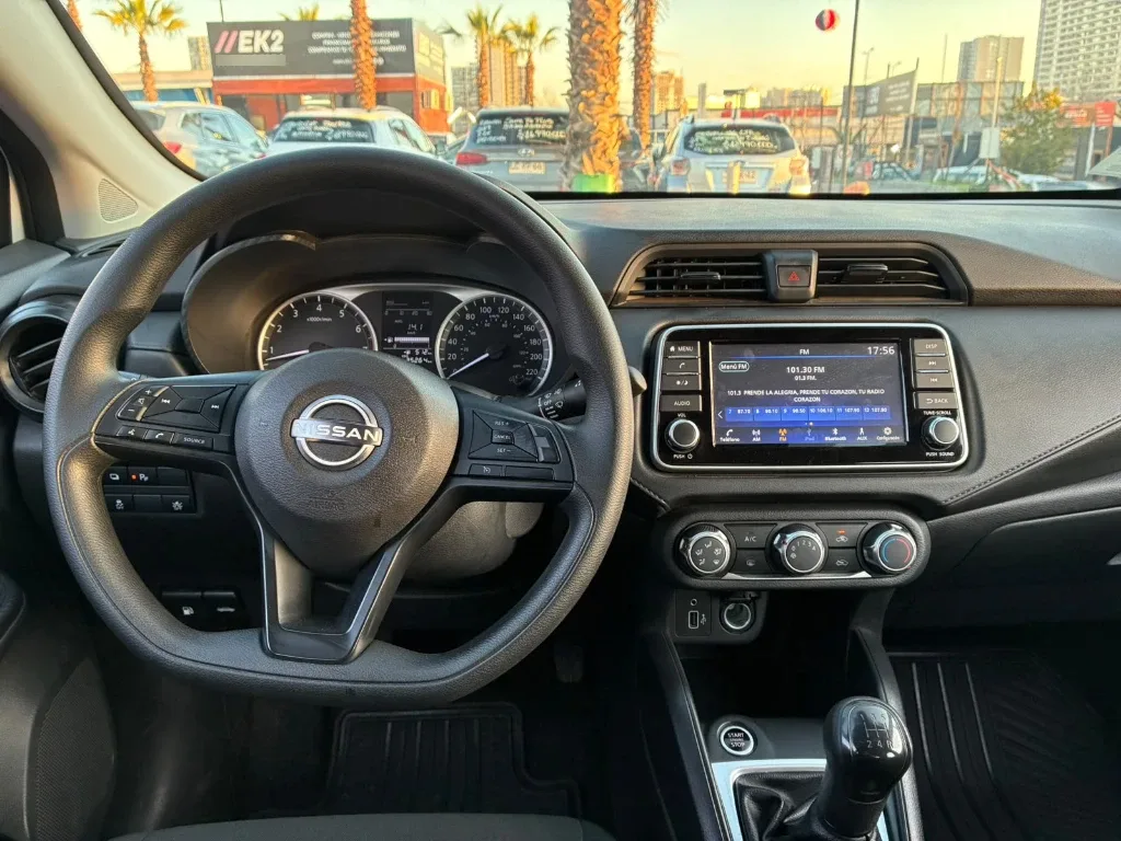 Nissan Versa 1.6 Sense 4x2 Mt 4p año 2025