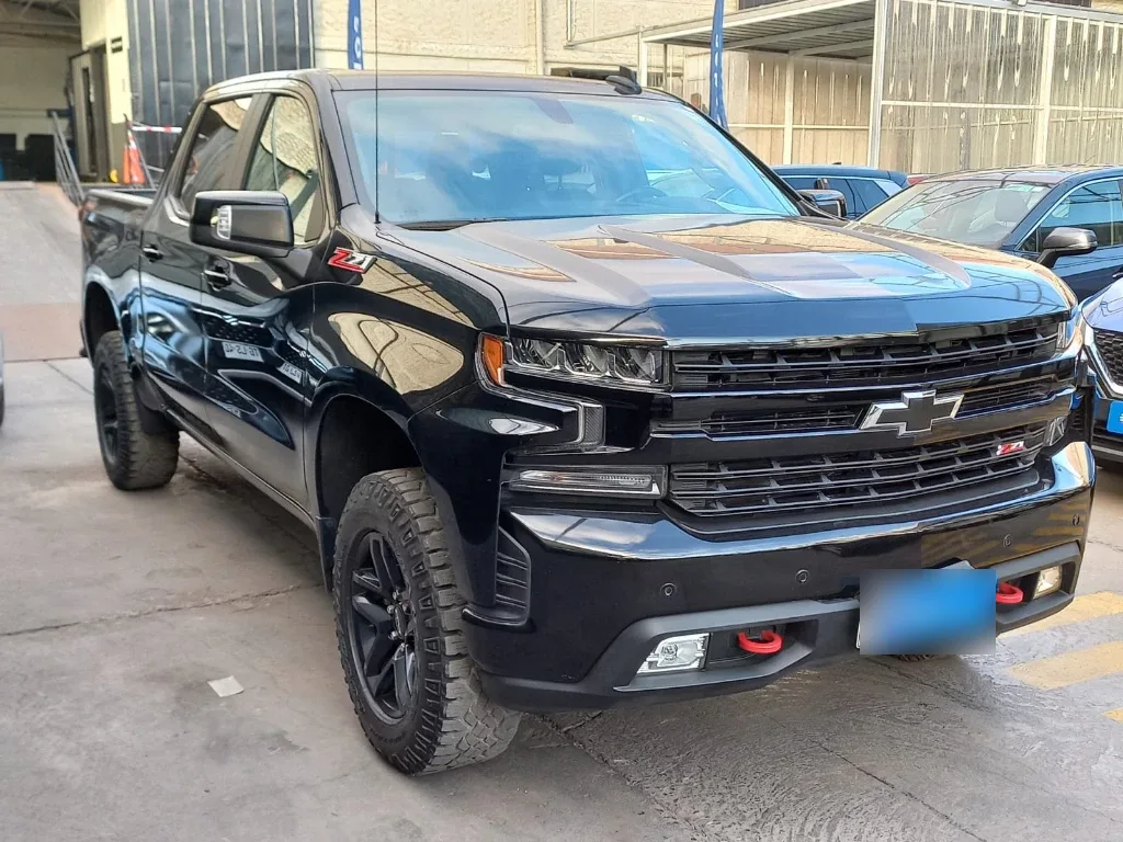 Chevrolet Silverado 5.3 Lt Trailboss Z71 4x4 At 4p año 2022