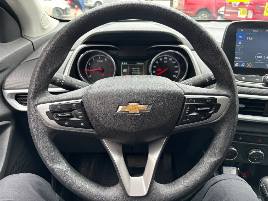 Chevrolet Tracker 1.2t Ltz R 4x2 At 5p año 2025
