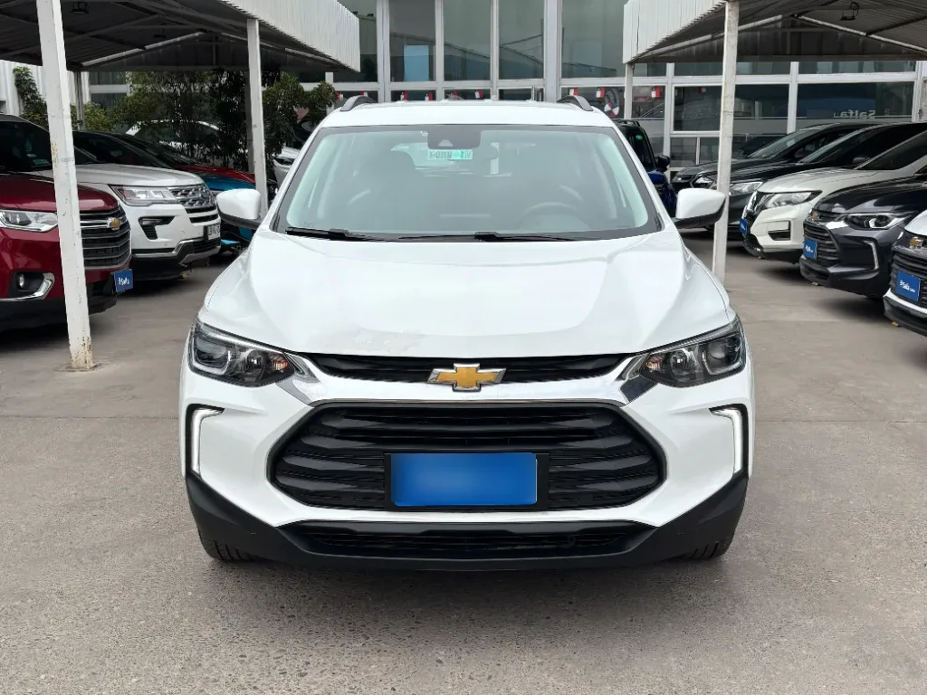 Chevrolet Tracker 1.2t Ltz R 4x2 At 5p año 2025