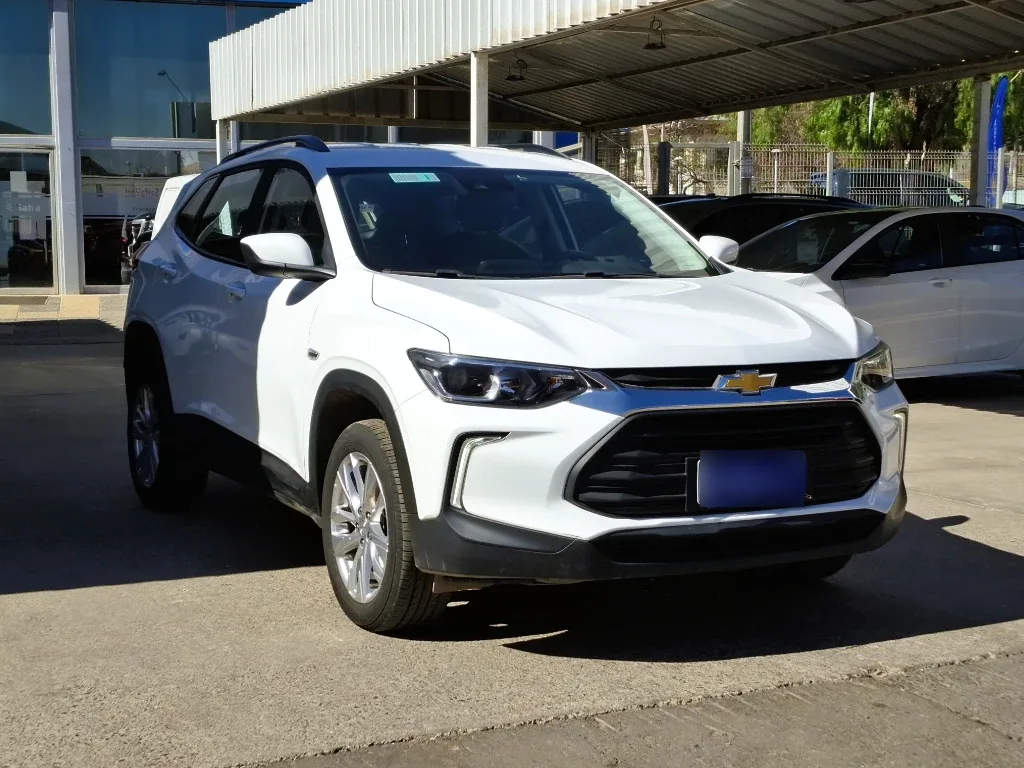 Chevrolet Tracker 1.2t Ltz R 4x2 At 5p año 2025