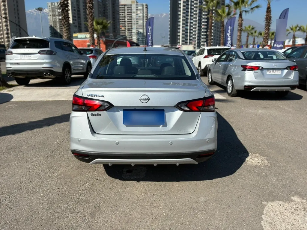 Nissan Versa 1.6 Sense 4x2 Mt 4p año 2025