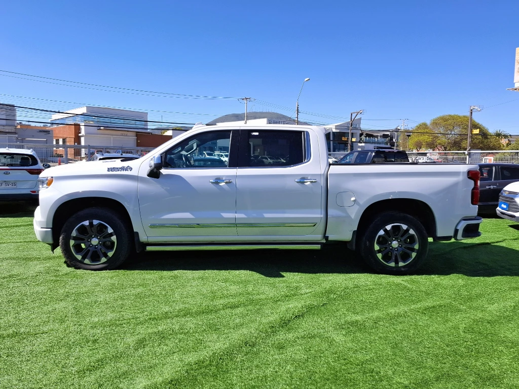 Chevrolet Silverado 3.0 High Country 4x4 At 4p año 2025