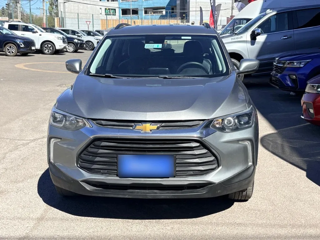 Chevrolet Tracker 1.2t Ltz R 4x2 At 5p año 2025
