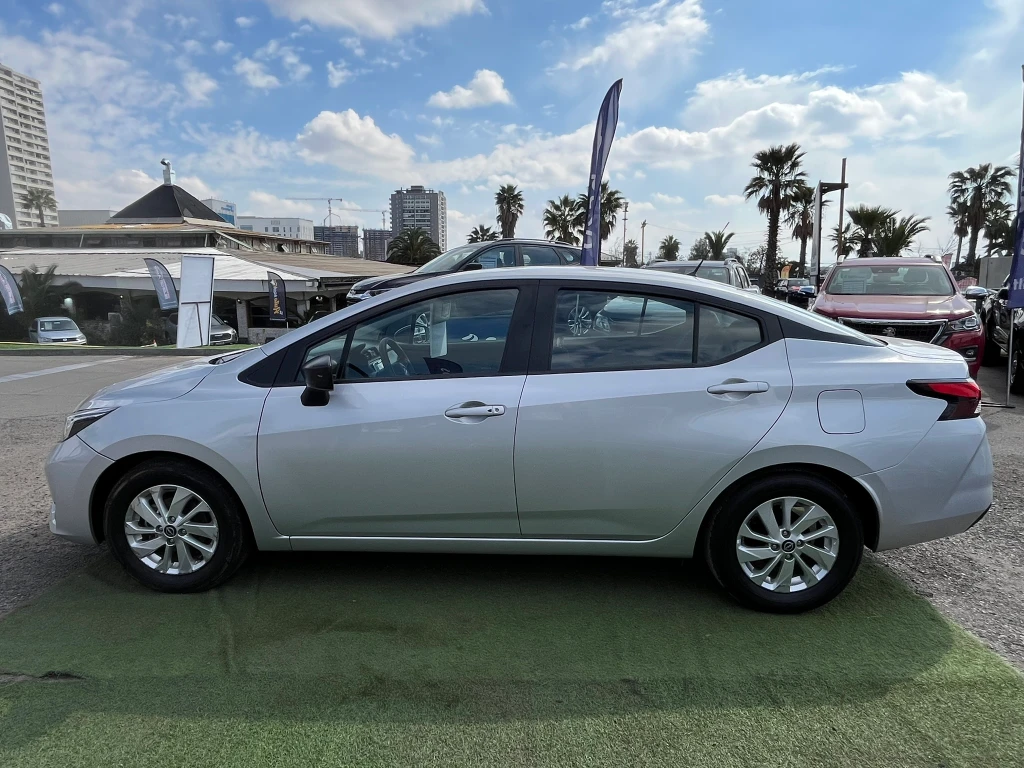 Nissan Versa 1.6 Sense 4x2 Mt 4p año 2025