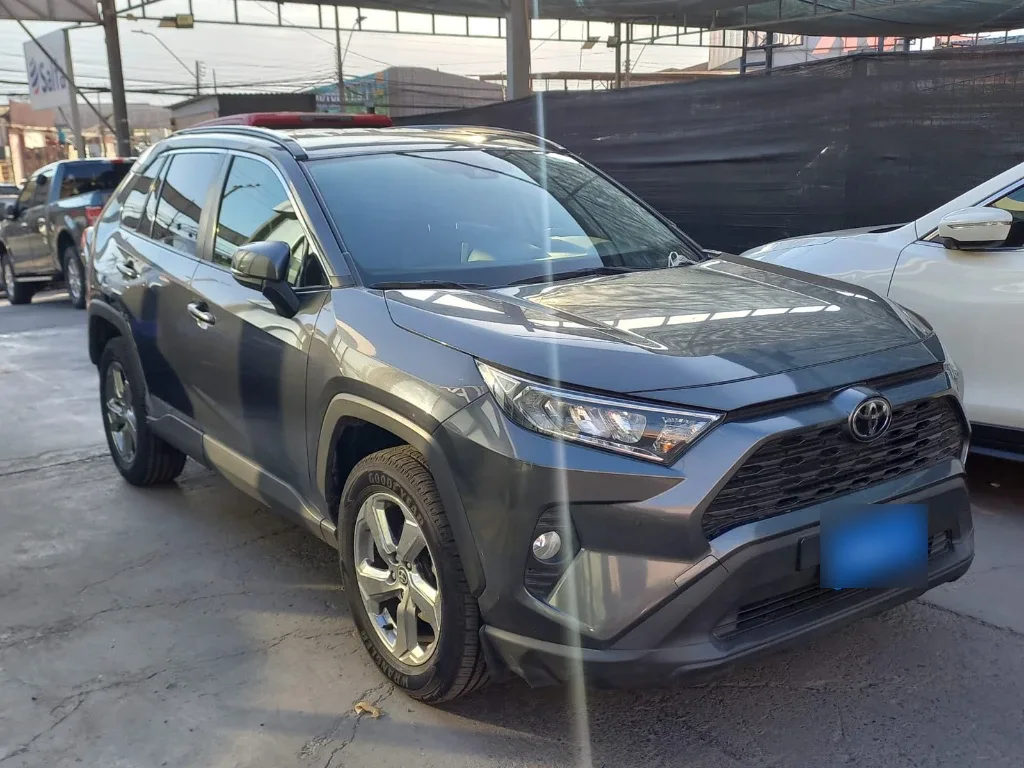 Toyota Rav4 2.0 Xle 4x2 Cvt At 5p año 2021