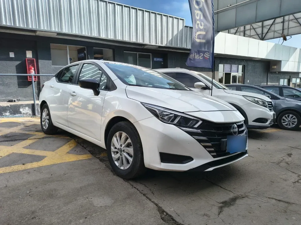 Nissan Versa 1.6 Sense 4x2 Mt 4p año 2025