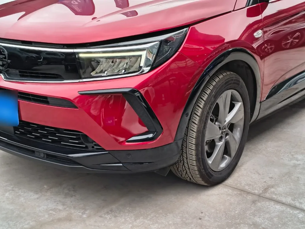 Opel Grandland 1.2t Gs Line 4x2 At 5p año 2025